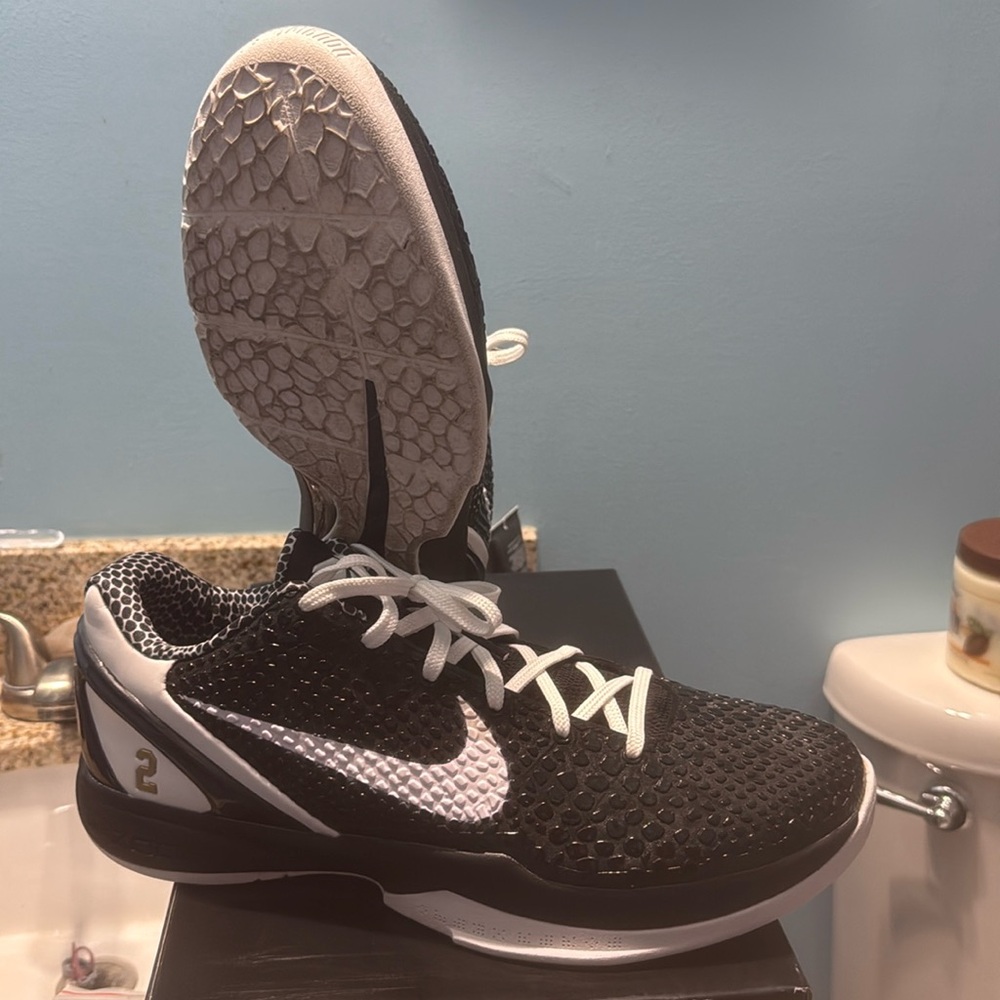 Kobe Protro 6 VI Mambacitas Size 14 only worn to coach indoors. Close to new!🏀🔥